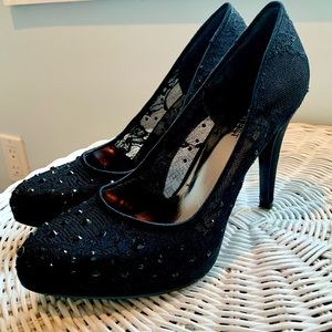 Nine West Black Lace and Bead Pump size 6 & 1/2